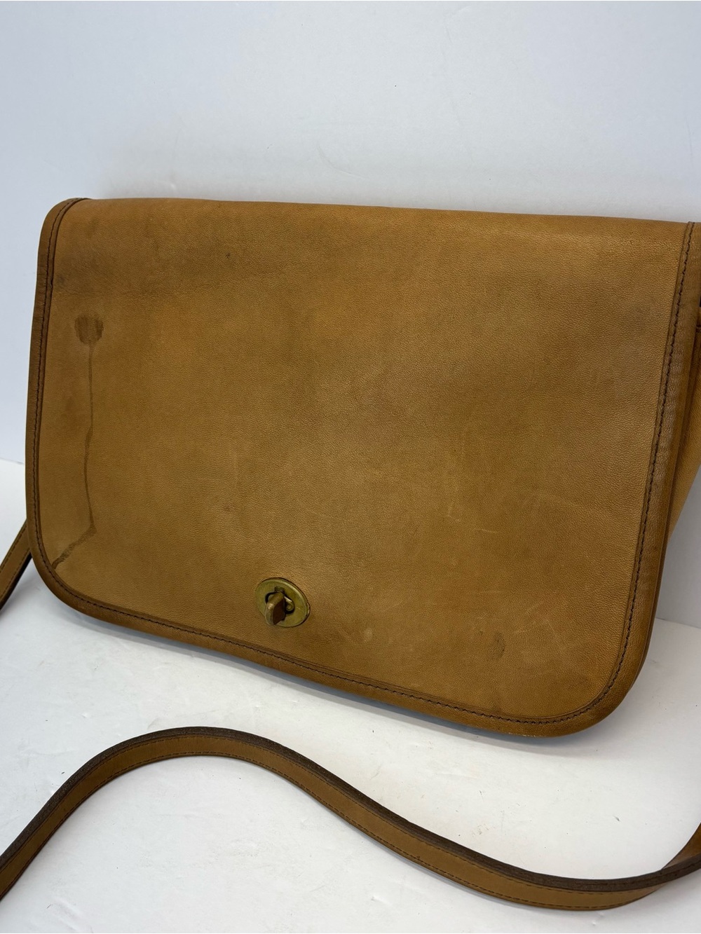 Vtg 70’s NYC Coach Tan Leather Crossbody Bag w/ Classic Turn Key Hardware Read - Picture 1 of 16